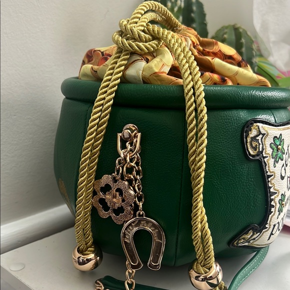 NWT Betsey Johnson Green Pot O' Gold Bag - Picture 6 of 11